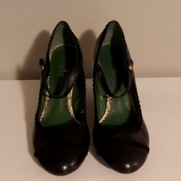 Shoes - Picture 1 of 2